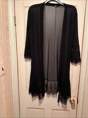 Black Sheer Lace-Trim Kimono Cardigan — Women's Lightweight Shrug